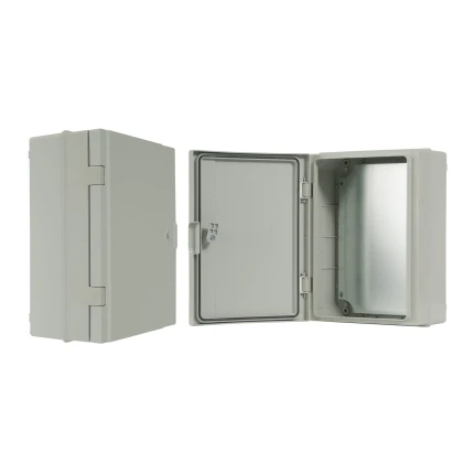 Skriňa C.1601 IP65 260x350x150mm plné dvere s montážnym plechom