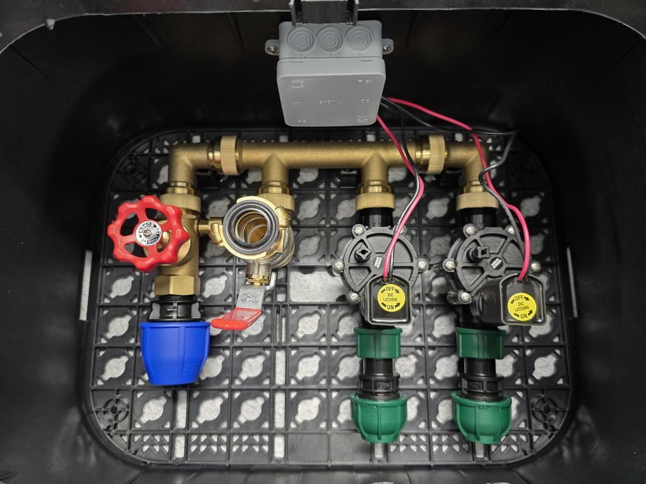 READYBOX Profi Rain Bird pre 2 sekcie 9 VDC + hydrant + sedlový ventil 1"